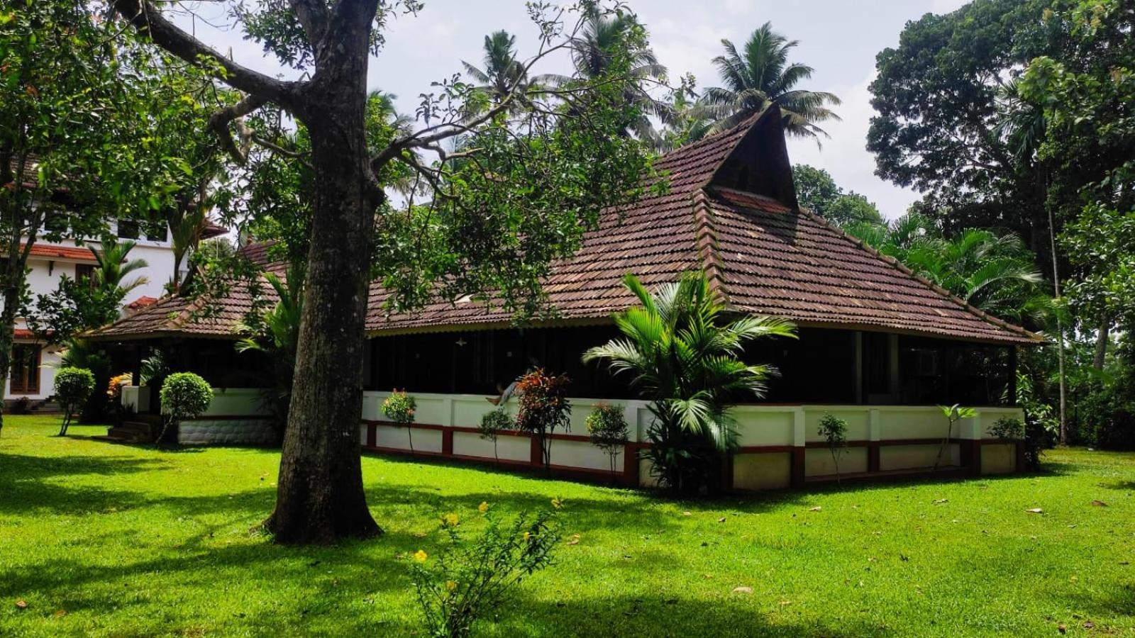 Champakulam The Pamba Heritage Villa מראה חיצוני תמונה