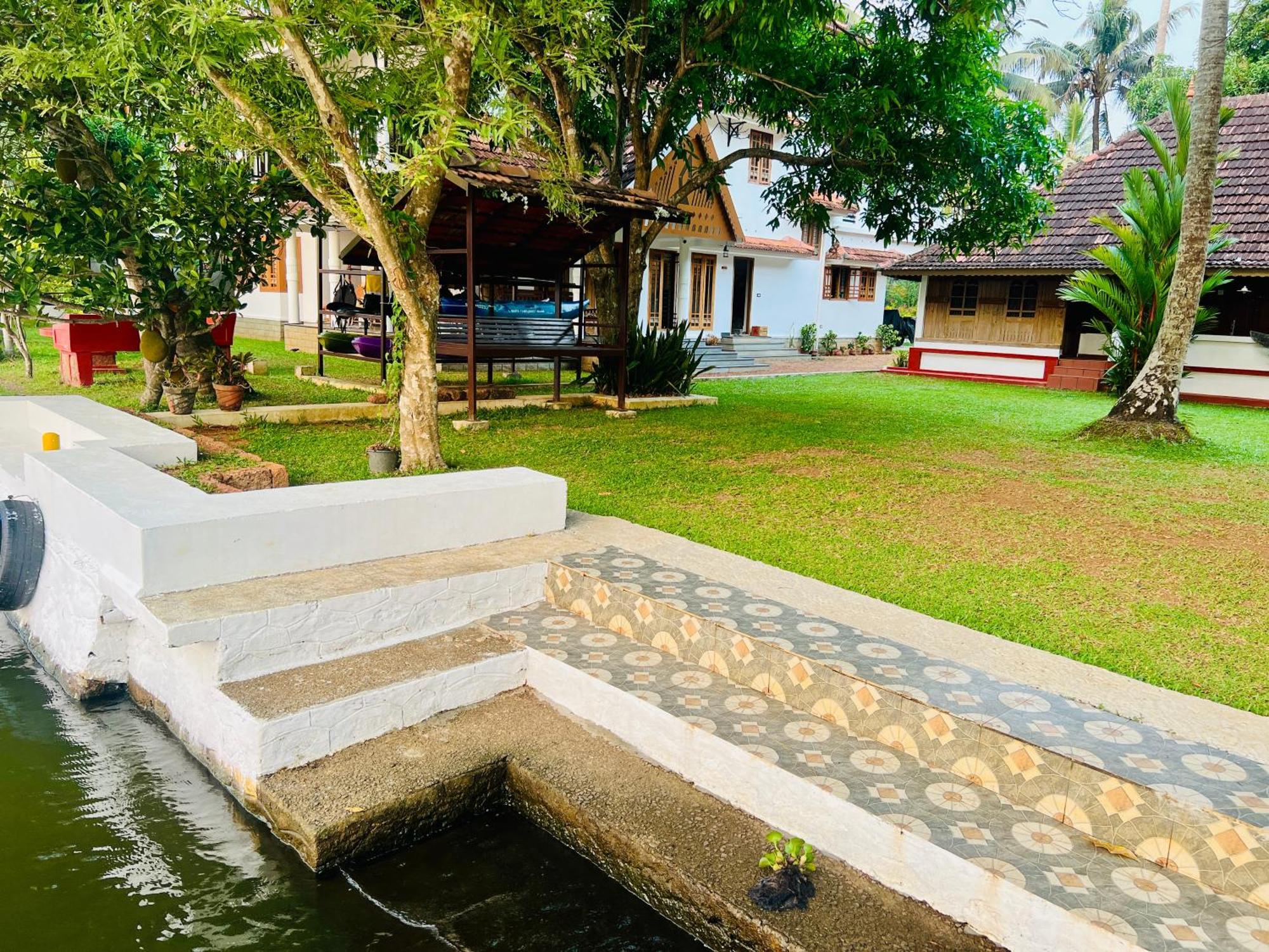 Champakulam The Pamba Heritage Villa מראה חיצוני תמונה