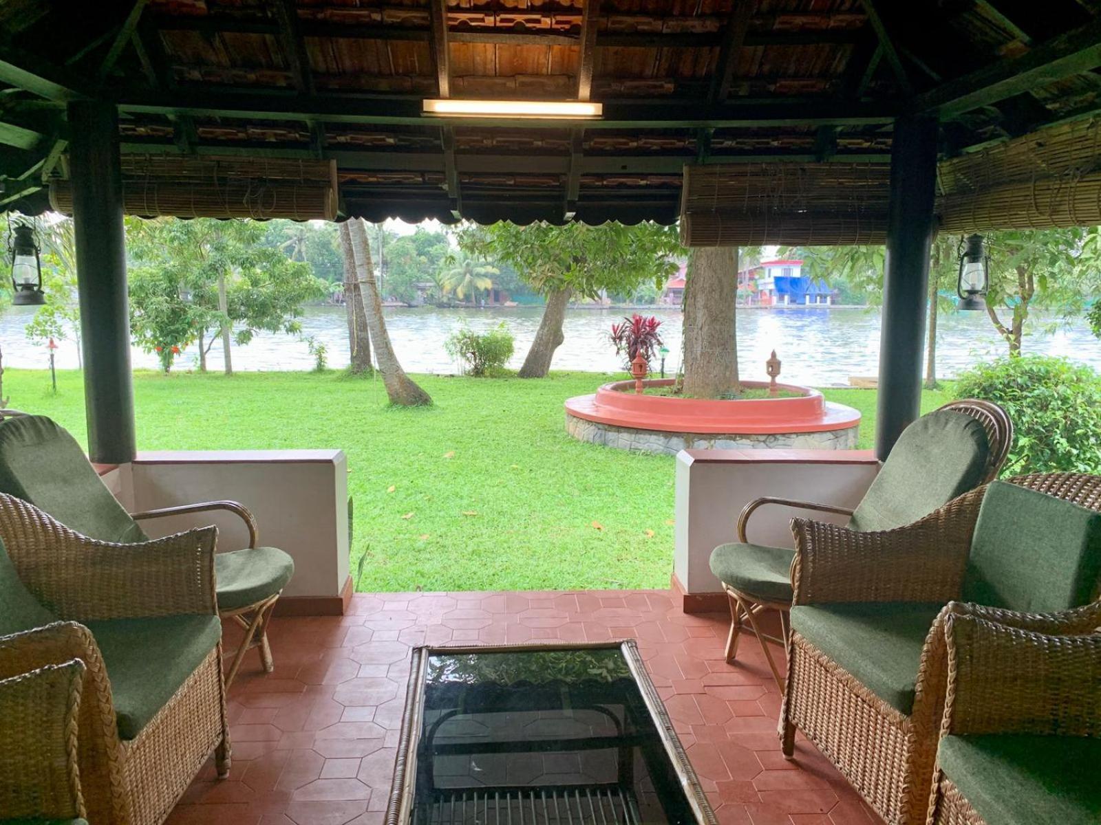 Champakulam The Pamba Heritage Villa מראה חיצוני תמונה
